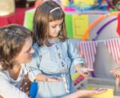 Cómo enseñar economía básica a tus hijos